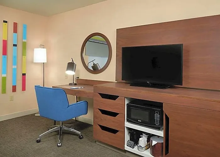 Hotel Hampton & Phoenix-surprise Surprise